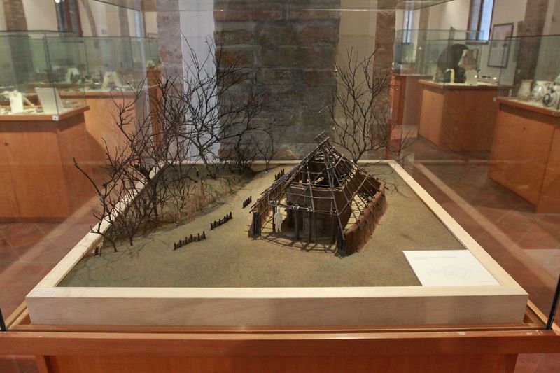 Ricostruzione di una capanna della fine dell'età del Rame